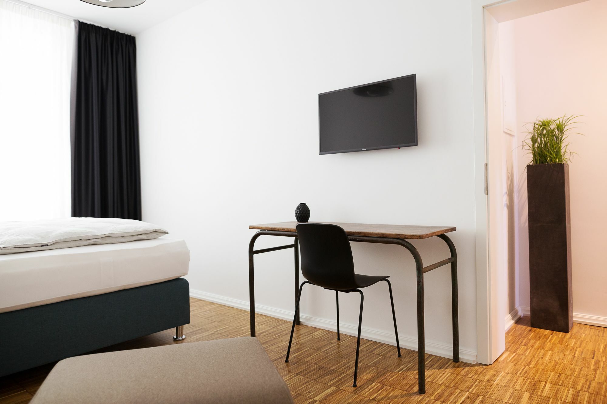 B-boardinghouse Aparthotel 4*